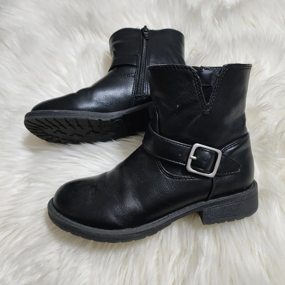 Girls boots size 1 Cat and Jack